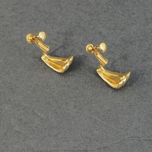 Coro Clip On Earrings Hoop Shrimp Gold Tone Ribbed Textured VTG Signed Estate - Picture 7 of 10